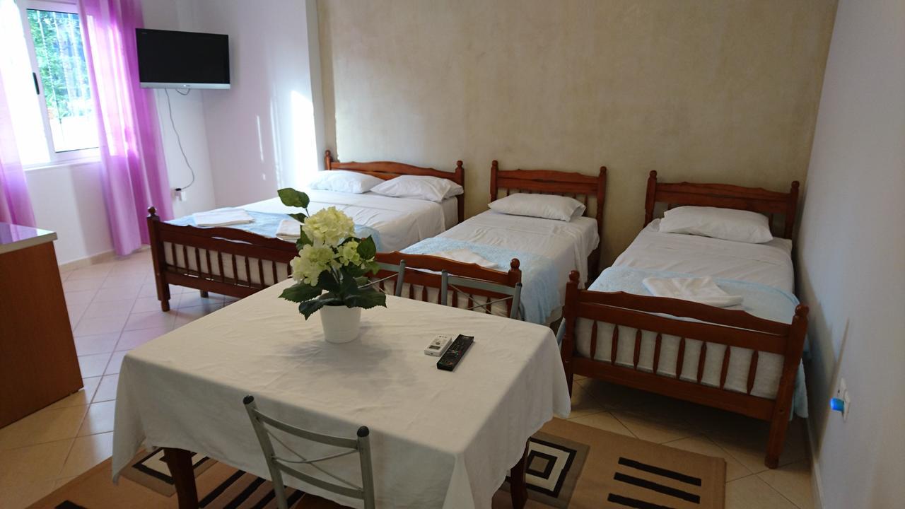 Kulla E Vekut Durres Exterior photo